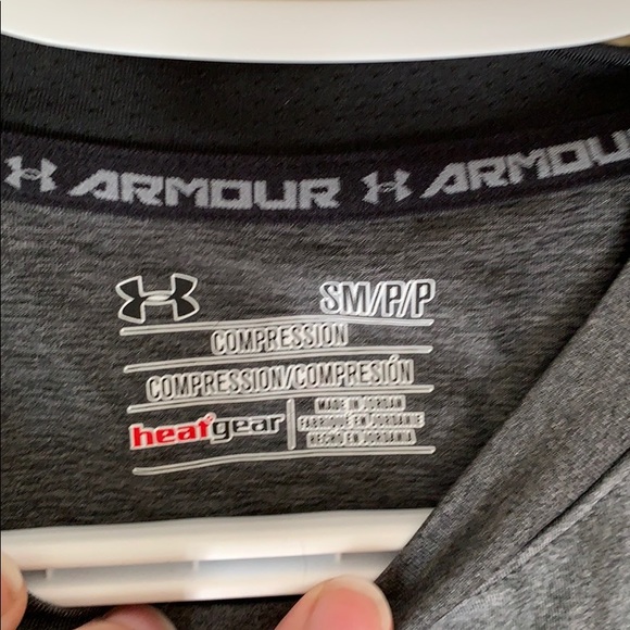Compression grey under armour top - Picture 3 of 3